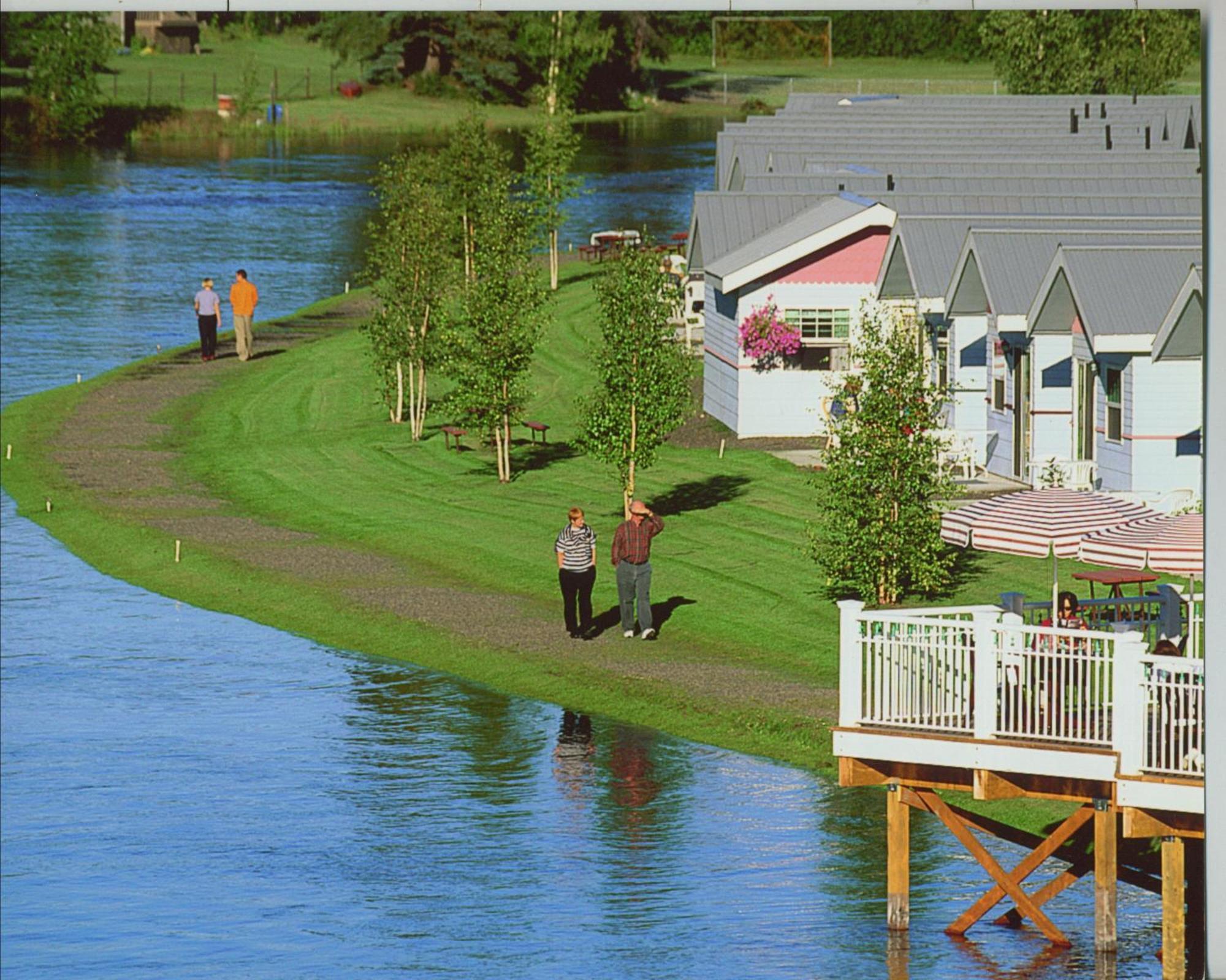 River'S Edge Resort Феърбанкс Екстериор снимка
